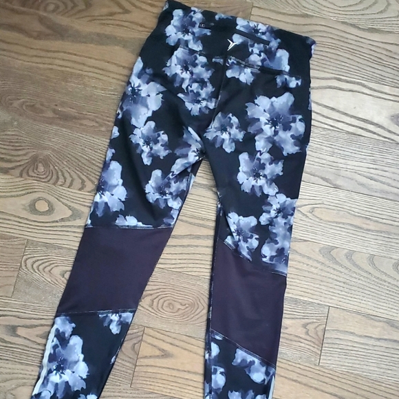 Old Navy Active Leggings | size XS - Picture 4 of 4